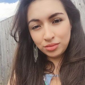 Meet your Posher, Anayeli